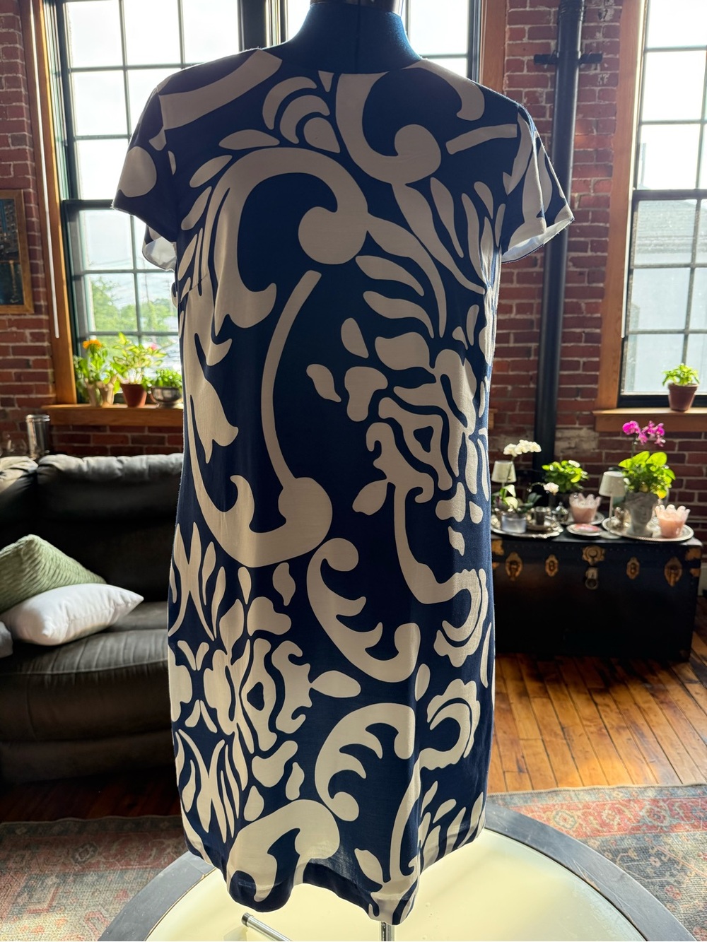 J.McLaughlin Navy & White Scroll Print Shift Dress – Size M